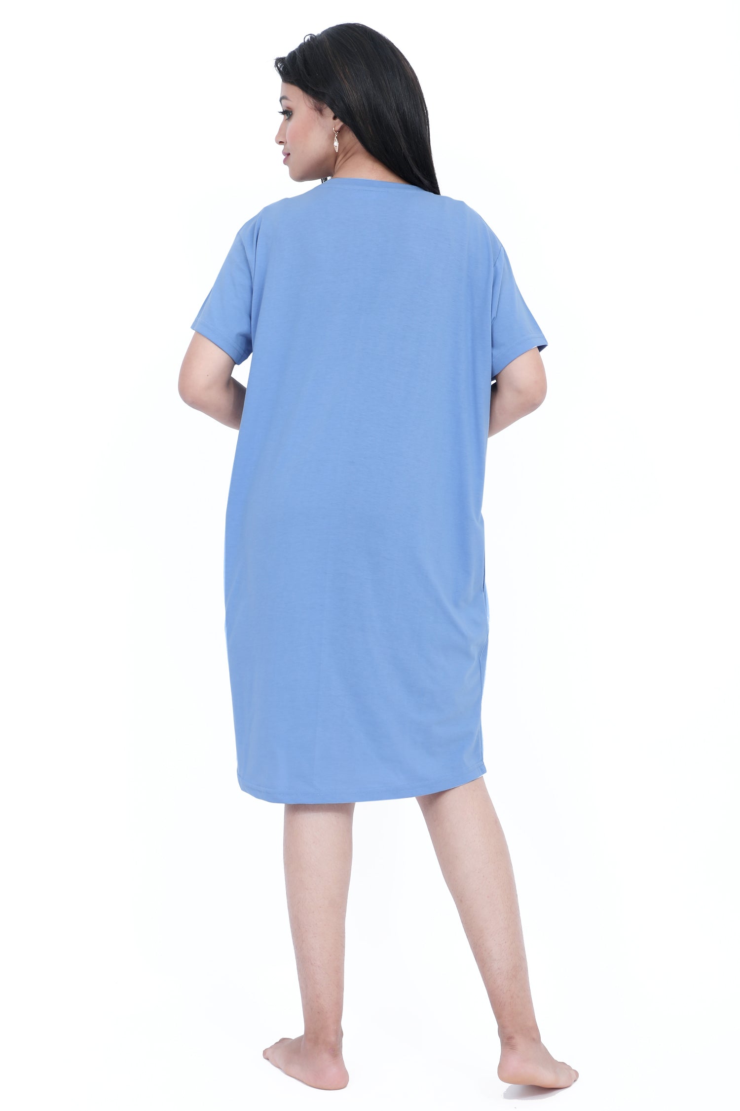 महिलाओं के लिए छोटी नीली नाइटी ड्रेस
