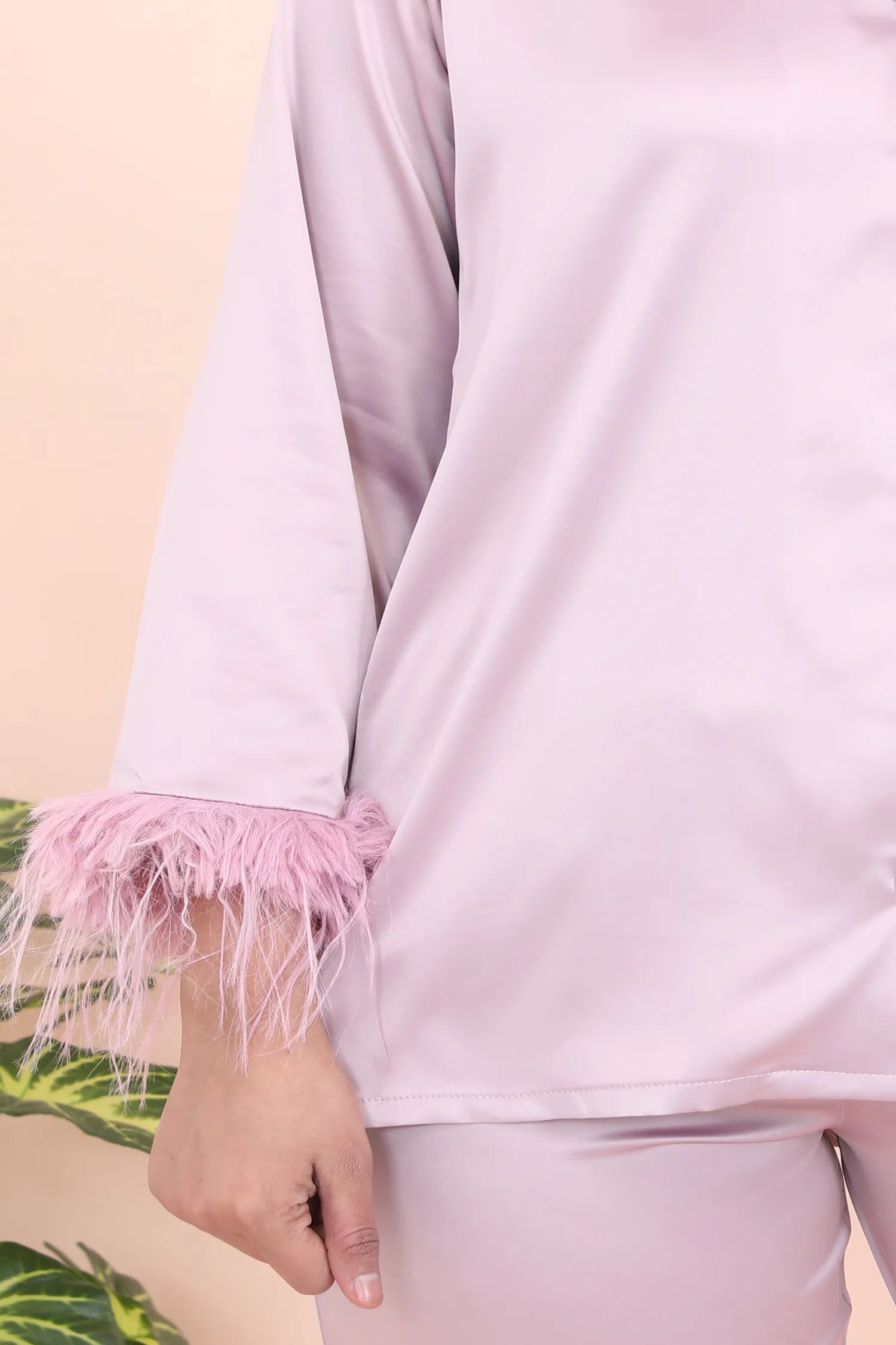 Velure Glossy Fur Night Suit
